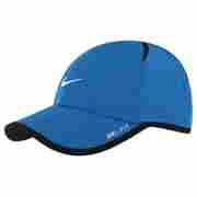 Featherlight Cap by Nike blau