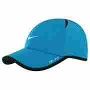 Featherlight Cap by Nike hellblau